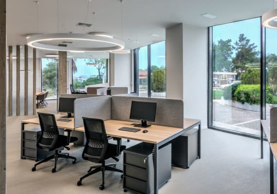 上海驿谦服装贸易有限公司